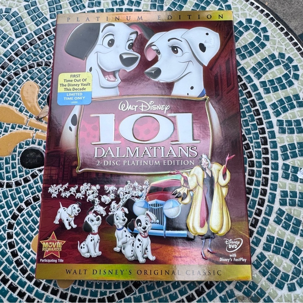 101 Dalmatians Platinum Edition DVD - Picture 2 of 6